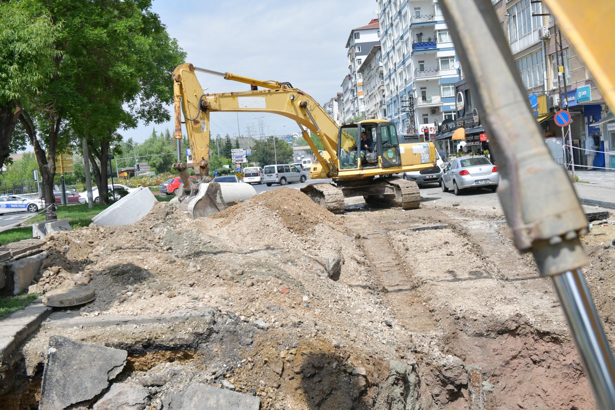 LALEGÜL KAVŞAĞI’NDA YAŞANAN KRONİK ÇÖKME SORUNUNA ASKİ’DEN KALICI ÇÖZÜM