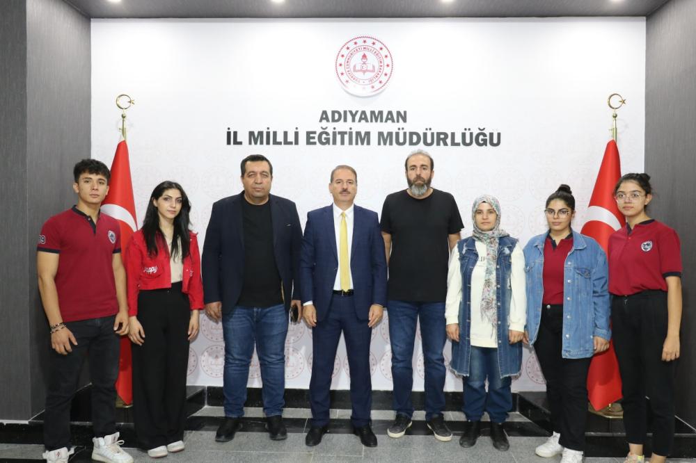 MÜDÜR ALİ TOSUN“FİLİSTİN”TEMALI RESİM SERGİSİNİN AÇILIŞINA KATILDI