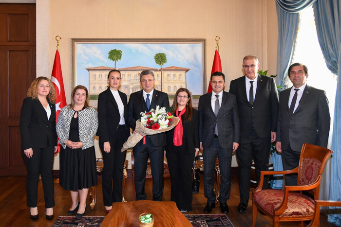 ANTALYA’DA ÖĞRETMENLER GÜNÜ KUTLANDI