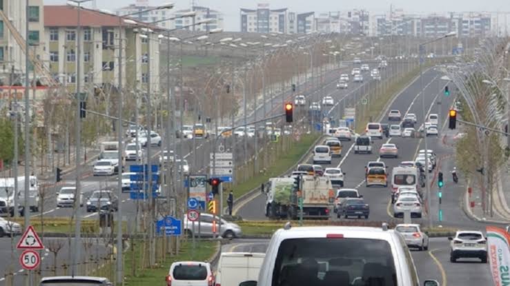 DİYARBAKIR'DA MOTORLU ARAÇ SAYISI ARTTI