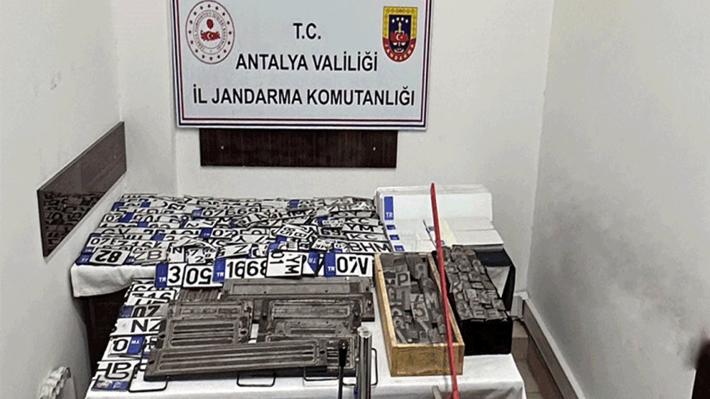 SAHTE PLAKA ATÖLYESİNE JANDARMA OPERASYONU