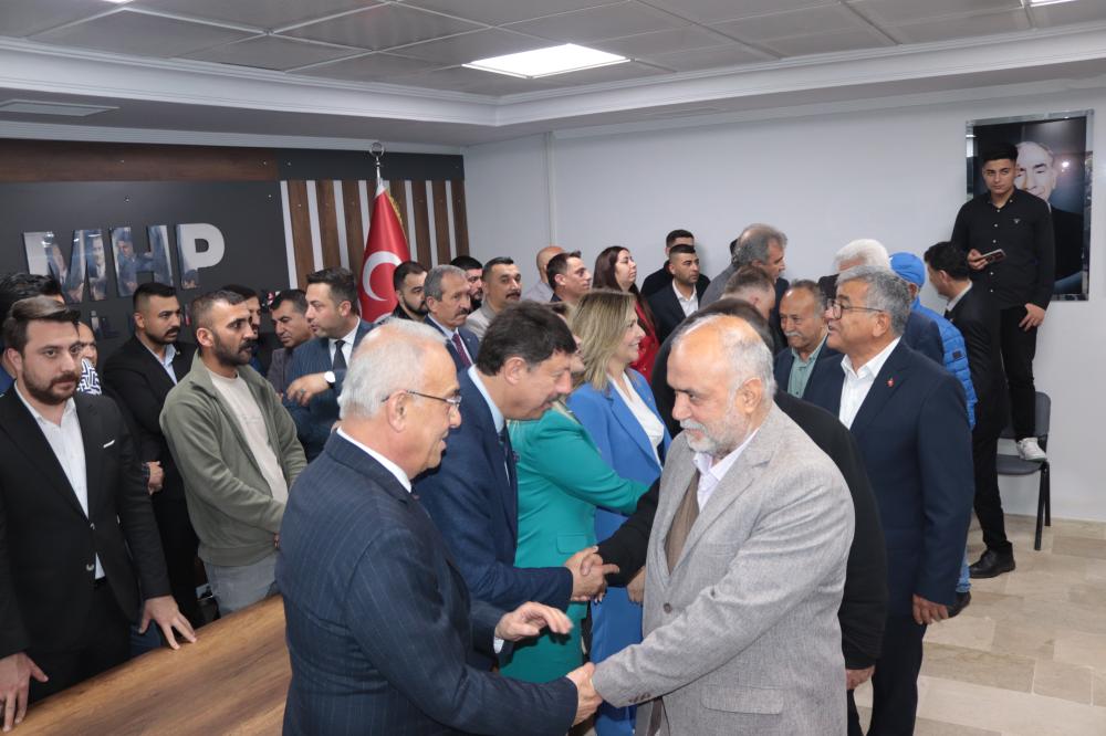 MHP ADANA İL’DE BAYRAMLAŞMA YOĞUN İLGİ GÖRDÜ