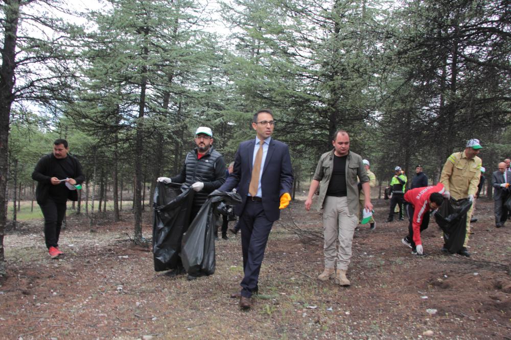 BEYPAZARI ORMAN İŞLETME MÜDÜRLÜĞÜ TARAFINDAN “ORMAN BENİM, ATIKLARI TOPLAR, YANGINI ÖNLERİM” ETKİNLİĞİ DÜZENLENDİ