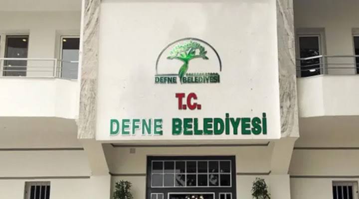 DEFNE BELEDİYESİ'NDE ANLAŞMAZLIK