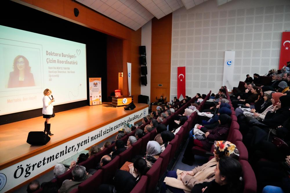 ÜNİVERSİTEDE DEPREMZEDE ÇOCUKLAR İÇİN TEKNOLOJİ DESTEKLİ EĞİTİM PROJESİ TANITILDI