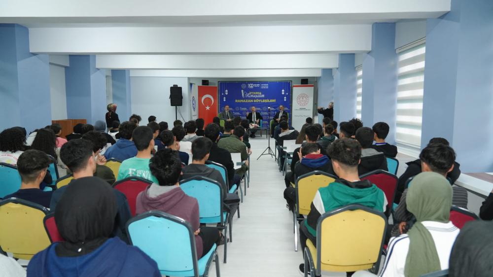 VALİ DR. OSMAN VAROL, ESENTEPE ANADOLU LİSESİ ÖĞRENCİLERİYLE İFTARDA BULUŞTU