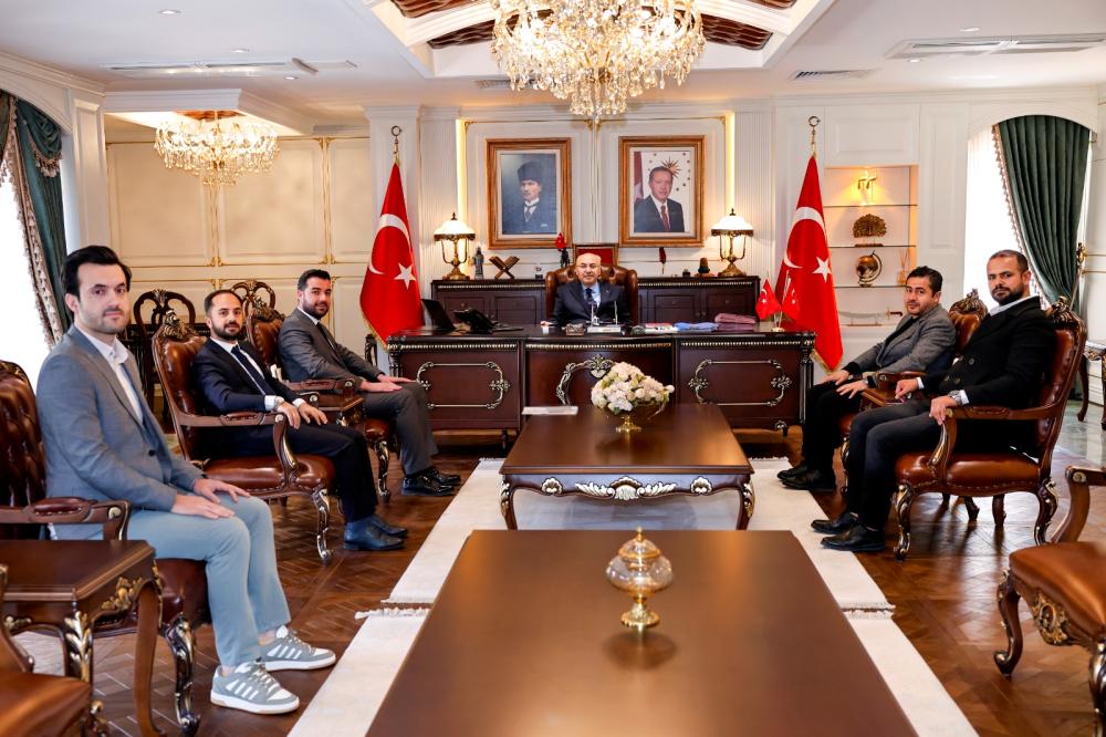 GENÇ BİRLİK ADANA’DAN VALİ KÖŞGER’E “VİZYON ÇALIŞTAYI” SUNUMU