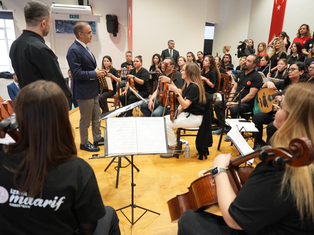 MAARİF ORKESTRASI VE HALK DANSLARI TOPLULUĞU ÖĞRETMENLERİ SANATLA BULUŞTURUYOR