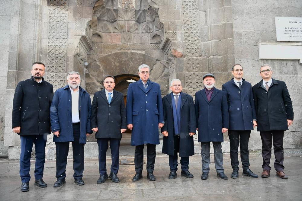 SAĞLIK BAKANI MEMİŞOĞLU, DÜNYANIN İLK TIP FAKÜLTESİNİ ZİYARET ETTİ