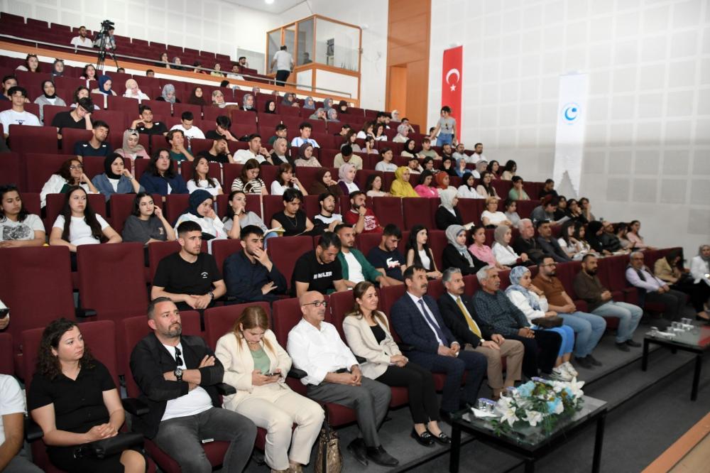 ADIYAMAN ÜNİVERSİTESİNDE “ADIYAMAN’DA TURİZM VE TURİZMDE STRATEJİLER” PANELİ DÜZENLENDİ