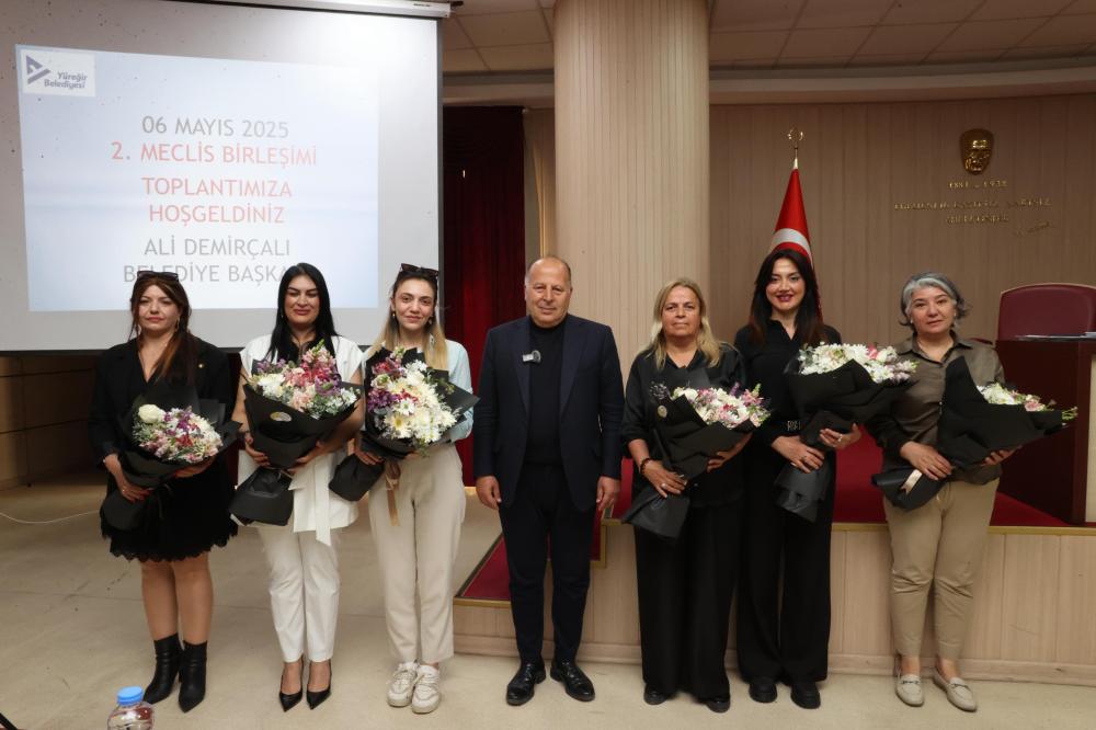 DEMİRÇALI KADIN MECLİS ÜYELERİNİN ANNELER GÜNÜ’NÜ KUTLADI