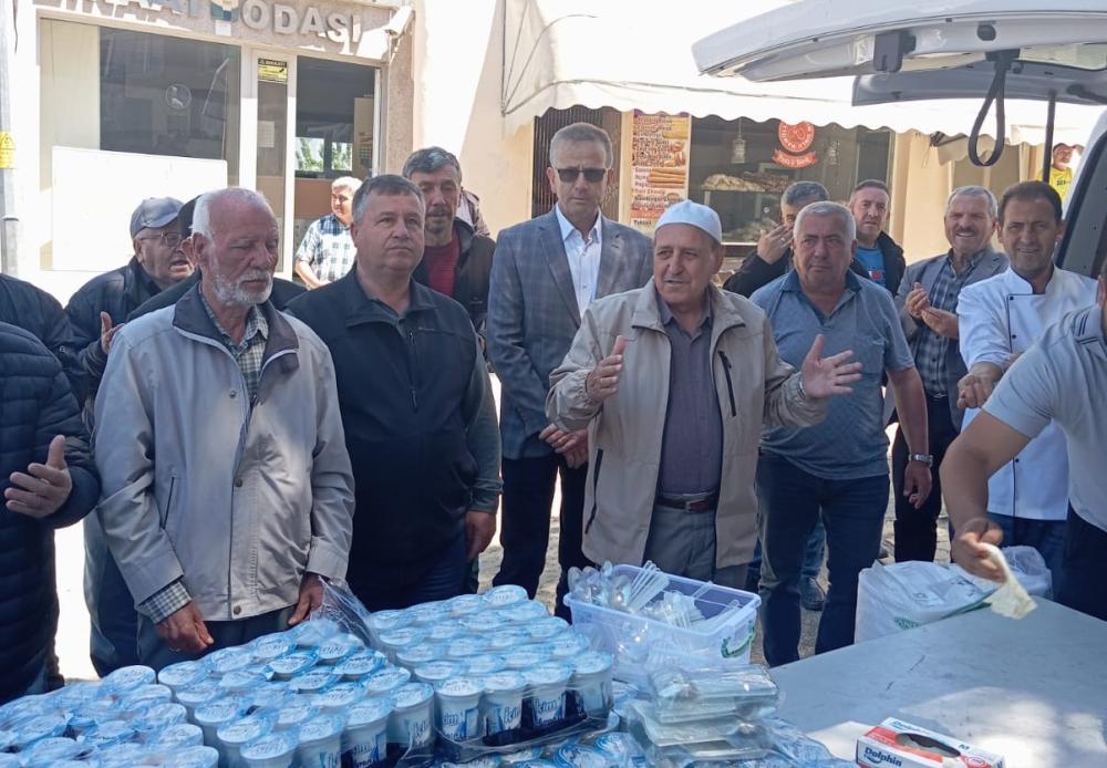 GELİBOLU ZİRAAT ODASI ÇİFTÇİLER GÜNÜNDE PİLAV DAĞITTI