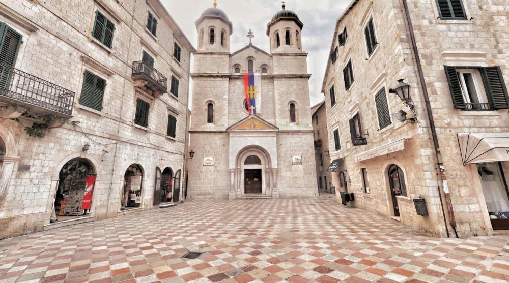 KARADAĞ\'IN SAHİL KENTLERİNDE TURİZM FRENLENDİ